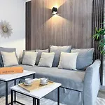 아파트 Champs-elysees Finest Flat 파리