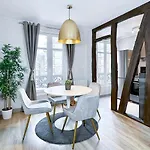 Champs-elysees Finest Flat 아파트
