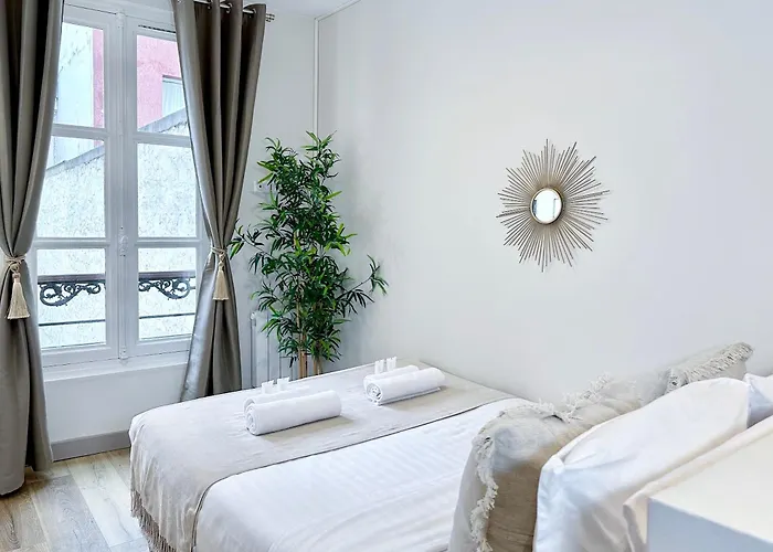 Champs-elysees Finest Flat Апартаменты *