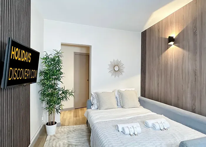 Апартаменты Champs-elysees Finest Flat Париж
