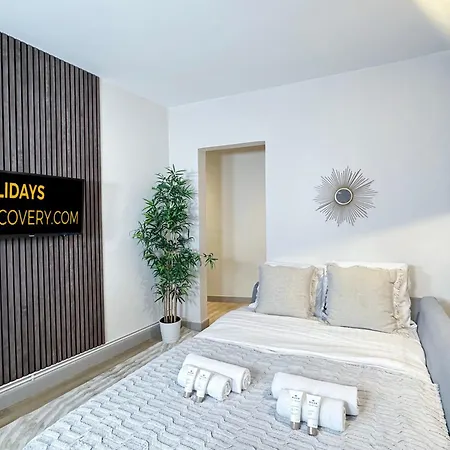 Champs-elysees Finest Flat