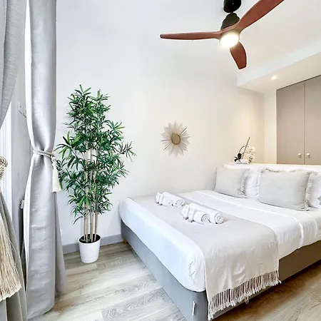 Champs-elysees Finest Flat