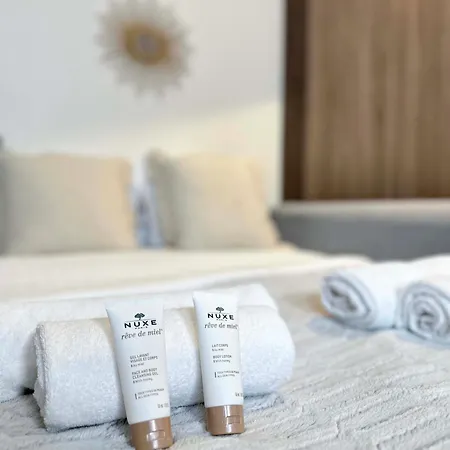 Champs-elysees Finest Flat