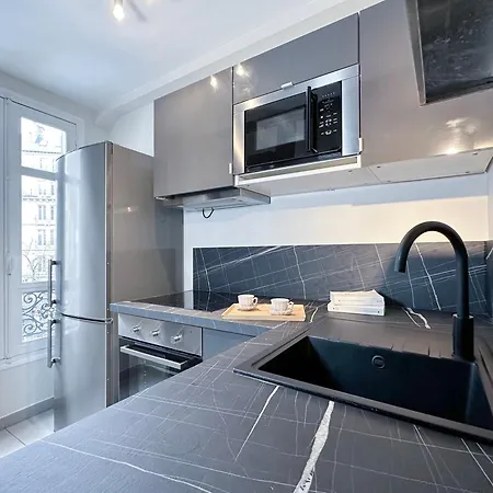 Champs-elysees Finest Flat Apartment